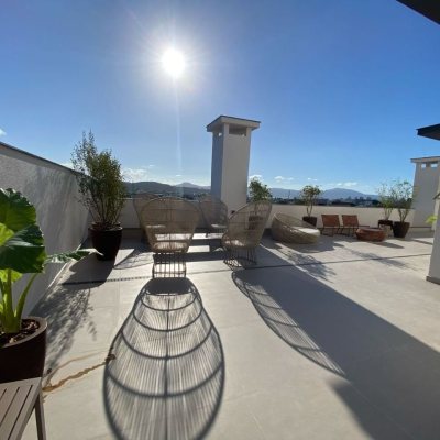 Apartamentos com 81m², 2 quartos, 2 suítes, 2 garagens, no bairro Jurerê em Florianópolis