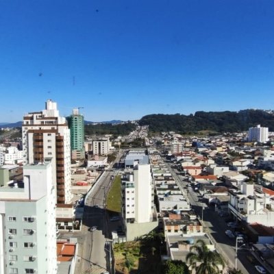 Apartamentos com 63m², 2 quartos, 1 garagem, no bairro Kobrasol em São José