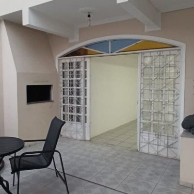 Casa Residencial com 398m², 6 quartos, 3 suítes, 4 garagens, no bairro Capoeiras em Florianópolis