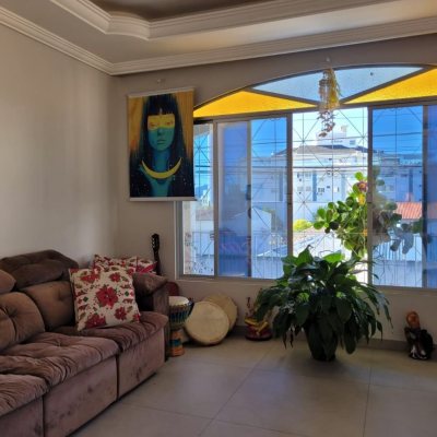 Casa Residencial com 398m², 6 quartos, 3 suítes, 4 garagens, no bairro Capoeiras em Florianópolis