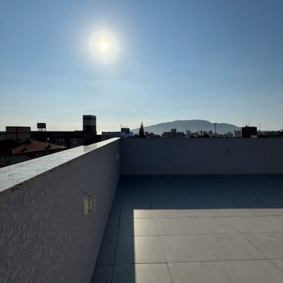 Cobertura com 185m², 3 quartos, 2 suítes, 4 garagens, no bairro Ingleses em Florianópolis