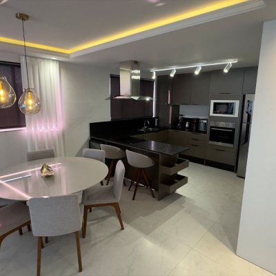 Cobertura com 185m², 3 quartos, 2 suítes, 4 garagens, no bairro Ingleses em Florianópolis