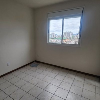 Apartamentos com 225m², 2 quartos, 1 garagem, no bairro Coloninha em Florianópolis