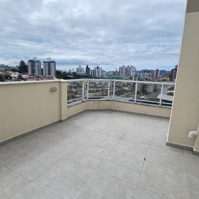 Apartamentos com 225m², 2 quartos, 1 garagem, no bairro Coloninha em Florianópolis