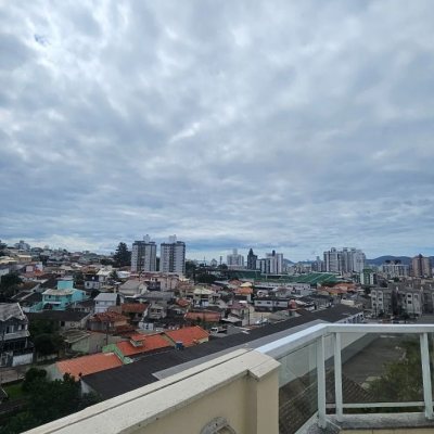 Apartamentos com 225m², 2 quartos, 1 garagem, no bairro Coloninha em Florianópolis