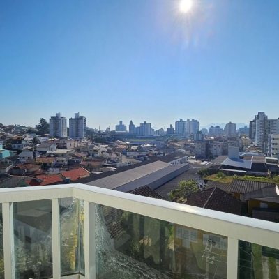 Apartamentos com 225m², 2 quartos, 1 garagem, no bairro Coloninha em Florianópolis