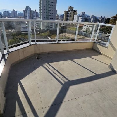Apartamentos com 225m², 2 quartos, 1 garagem, no bairro Coloninha em Florianópolis
