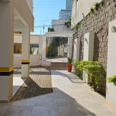 Apartamentos com 225m², 2 quartos, 1 garagem, no bairro Coloninha em Florianópolis