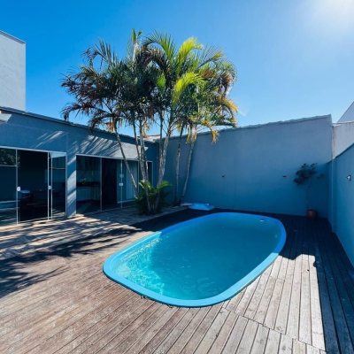 Casa Residencial com 130m², 3 quartos, 1 suíte, 1 garagem, no bairro Ingleses em Florianópolis