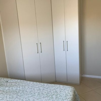 Casa Residencial com 247m², 3 quartos, 1 suíte, 1 garagem, no bairro Barreiros em São José