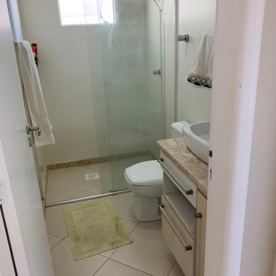 Casa Residencial com 247m², 3 quartos, 1 suíte, 1 garagem, no bairro Barreiros em São José