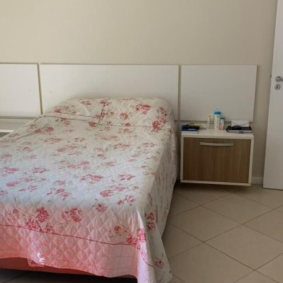 Casa Residencial com 247m², 3 quartos, 1 suíte, 1 garagem, no bairro Barreiros em São José