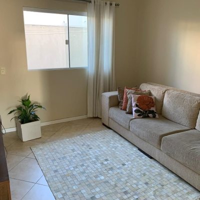 Casa Residencial com 247m², 3 quartos, 1 suíte, 1 garagem, no bairro Barreiros em São José