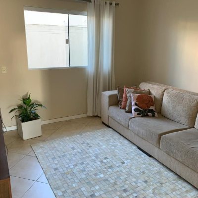 Casa Residencial com 247m², 3 quartos, 1 suíte, 1 garagem, no bairro Barreiros em São José