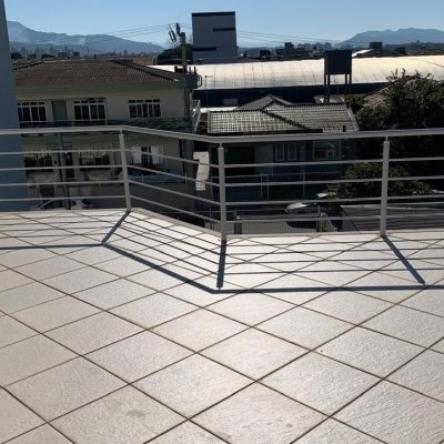 Casa Residencial com 247m², 3 quartos, 1 suíte, 1 garagem, no bairro Barreiros em São José