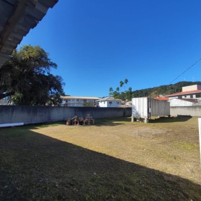 Terreno Comercial/Residencial com 724m², no bairro Fazenda Santo Antônio em São José