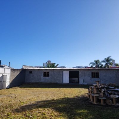 Terreno Comercial/Residencial com 724m², no bairro Fazenda Santo Antônio em São José