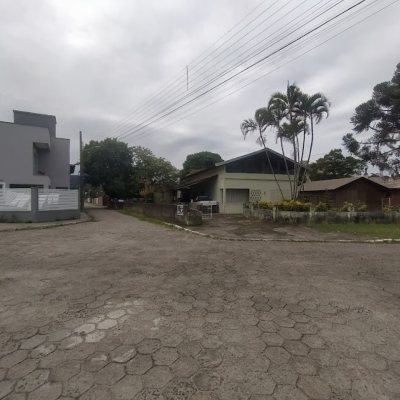 Terreno Comercial/Residencial com 1850m², no bairro Carianos em Florianópolis