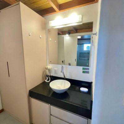 Casa em Condomínio com 63m², 2 quartos, 1 suíte, 1 garagem, no bairro Cachoeira Do Bom Jesus em Florianópolis