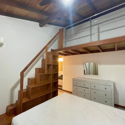 Casa em Condomínio com 63m², 2 quartos, 1 suíte, 1 garagem, no bairro Cachoeira Do Bom Jesus em Florianópolis