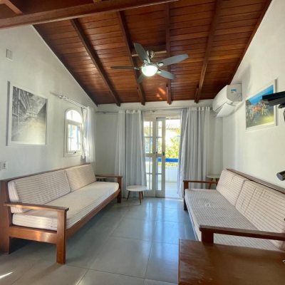 Casa em Condomínio com 63m², 2 quartos, 1 suíte, 1 garagem, no bairro Cachoeira Do Bom Jesus em Florianópolis