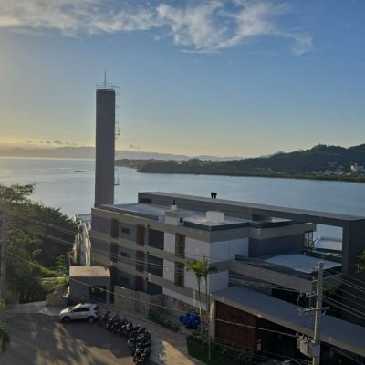 Apartamentos com 133m², 3 quartos, 3 suítes, 3 garagens, no bairro João Paulo em Florianópolis