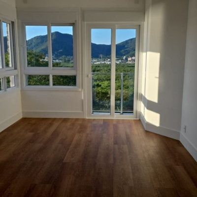 Apartamentos com 133m², 3 quartos, 3 suítes, 3 garagens, no bairro João Paulo em Florianópolis