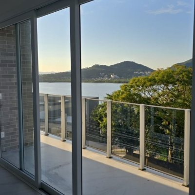 Apartamentos com 133m², 3 quartos, 3 suítes, 3 garagens, no bairro João Paulo em Florianópolis