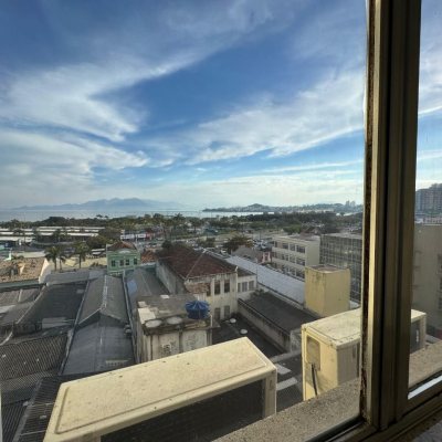 Sala com 64m², no bairro Centro em Florianópolis