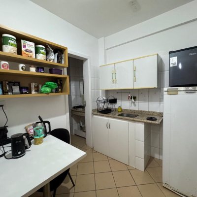Sala com 64m², no bairro Centro em Florianópolis