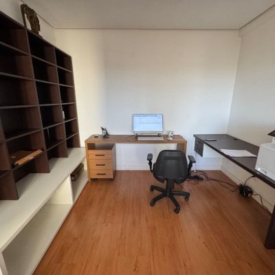 Sala com 64m², no bairro Centro em Florianópolis