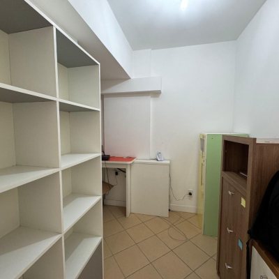 Sala com 64m², no bairro Centro em Florianópolis