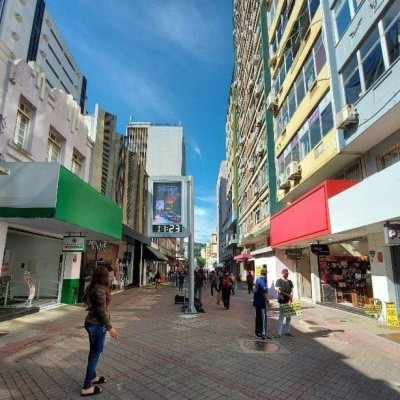 Sala com 64m², no bairro Centro em Florianópolis