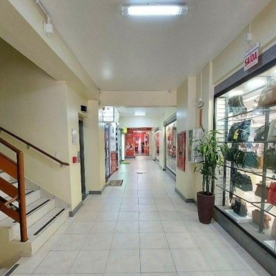Sala com 64m², no bairro Centro em Florianópolis
