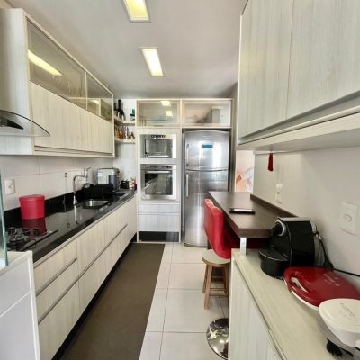 Apartamentos com 91m², 3 quartos, 1 suíte, 2 garagens, no bairro Campinas em São José