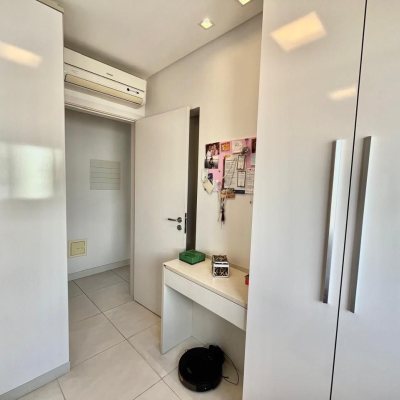 Apartamentos com 91m², 3 quartos, 1 suíte, 2 garagens, no bairro Campinas em São José