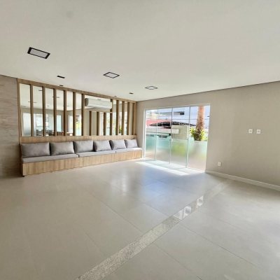 Apartamentos com 91m², 3 quartos, 1 suíte, 2 garagens, no bairro Campinas em São José