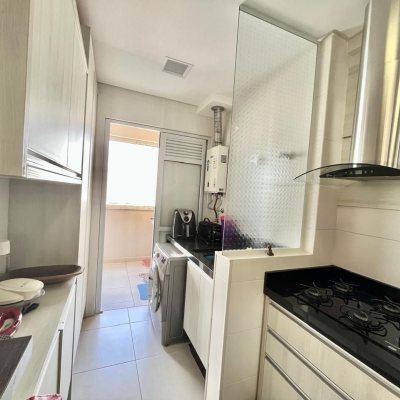 Apartamentos com 91m², 3 quartos, 1 suíte, 2 garagens, no bairro Campinas em São José