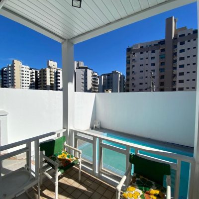 Casa Residencial com 340m², 5 quartos, 5 suítes, 5 garagens, no bairro Agronômica em Florianópolis