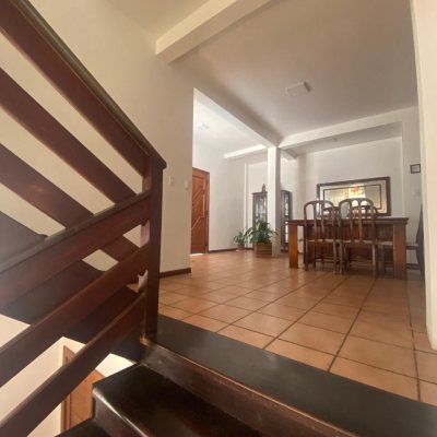 Casa Residencial com 340m², 5 quartos, 5 suítes, 5 garagens, no bairro Agronômica em Florianópolis