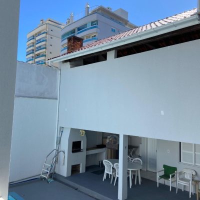 Casa Residencial com 340m², 5 quartos, 5 suítes, 5 garagens, no bairro Agronômica em Florianópolis