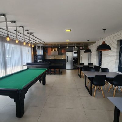 Apartamentos com 60m², 1 quarto (sendo 1 suíte), 1 garagem, no bairro Carvoeira em Florianópolis