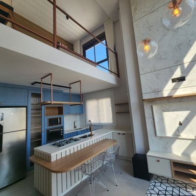 Apartamentos com 60m², 1 quarto (sendo 1 suíte), 1 garagem, no bairro Carvoeira em Florianópolis