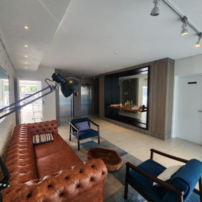 Apartamentos com 60m², 1 quarto (sendo 1 suíte), 1 garagem, no bairro Carvoeira em Florianópolis