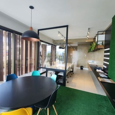 Apartamentos com 60m², 1 quarto (sendo 1 suíte), 1 garagem, no bairro Carvoeira em Florianópolis