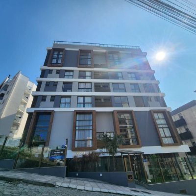 Apartamentos com 60m², 1 quarto (sendo 1 suíte), 1 garagem, no bairro Carvoeira em Florianópolis