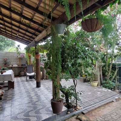 Casa Residencial com 90m², 4 quartos, 2 garagens, no bairro São João Do Rio Vermelho em Florianópolis