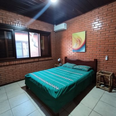 Casa Residencial com 188m², 5 quartos, 1 suíte, 3 garagens, no bairro Ingleses em Florianópolis