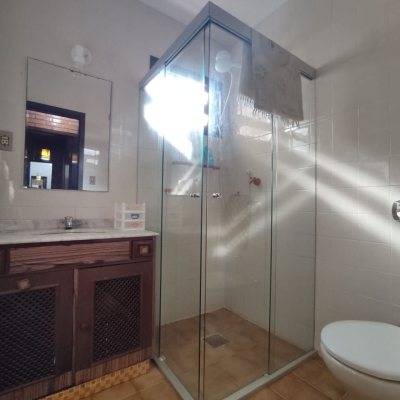 Casa Residencial com 188m², 5 quartos, 1 suíte, 3 garagens, no bairro Ingleses em Florianópolis