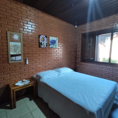 Casa Residencial com 188m², 5 quartos, 1 suíte, 3 garagens, no bairro Ingleses em Florianópolis